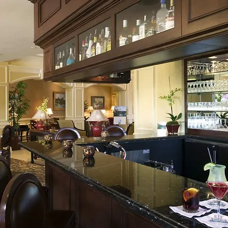 Inn At Pelican Bay 