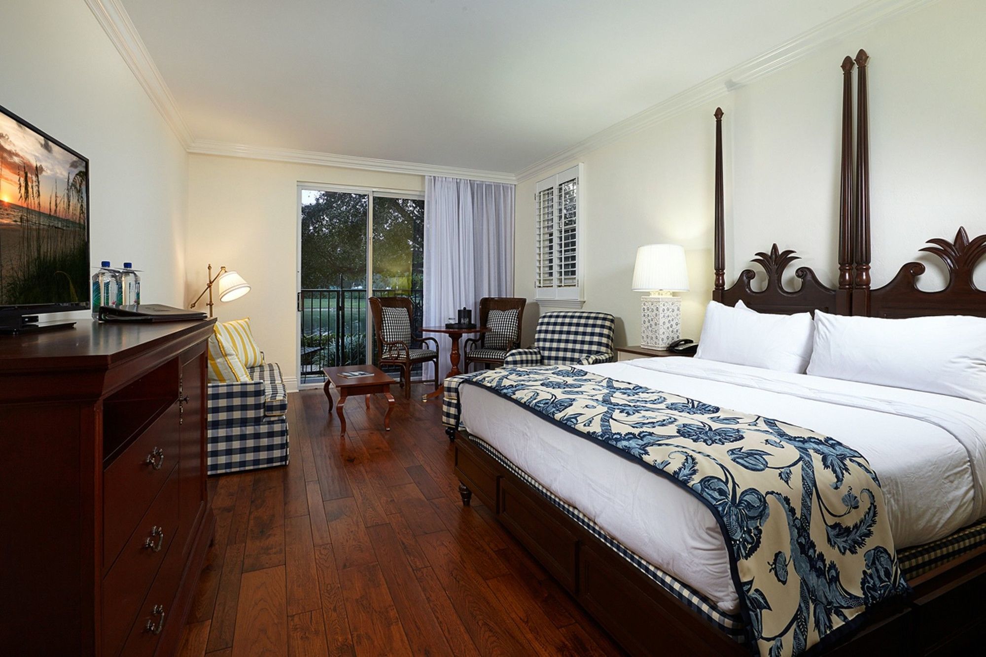 Hotel At Pelican Bay Pine Ridge