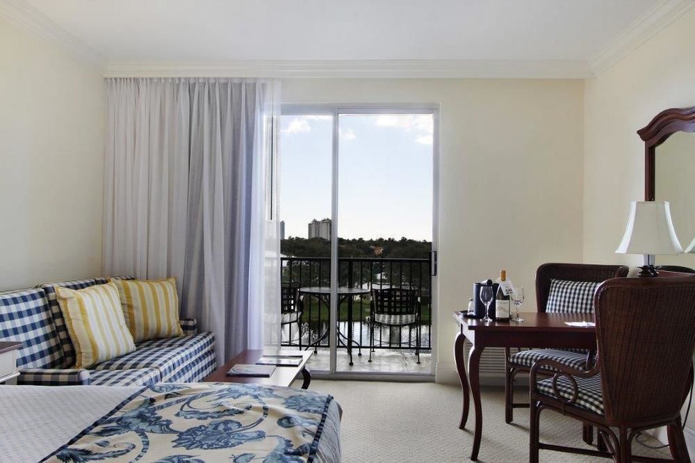 Hotel At Pelican Bay Pine Ridge