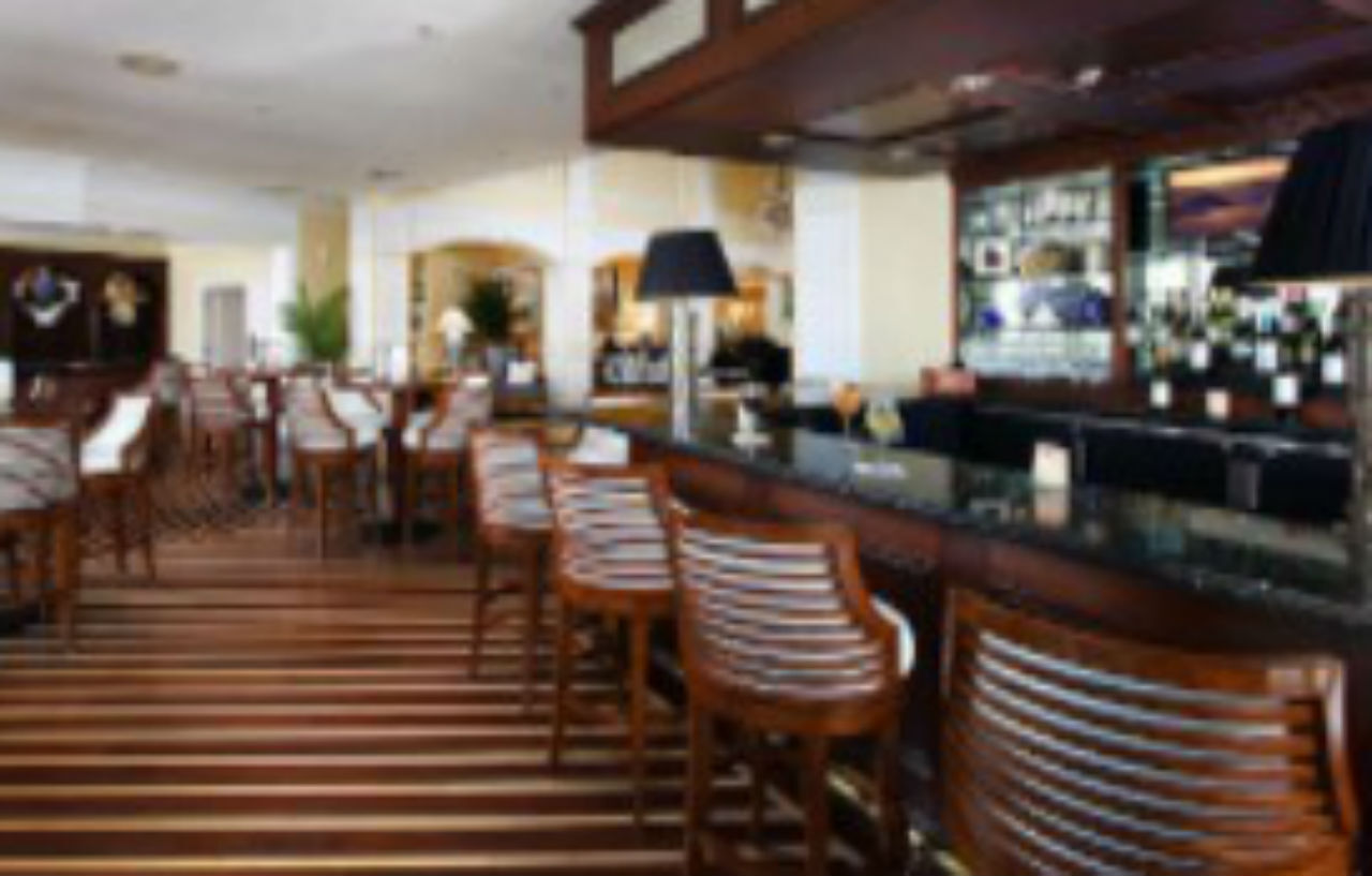 Hotel At Pelican Bay Pine Ridge